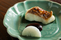 Kitakamakura En_Wakasa-style grilled sea bream - The skin is also fragrant and delicious.