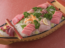 Yakatabune Amiko_[Sashimi Boat] with an abundance of fresh, seasonal sashimi.