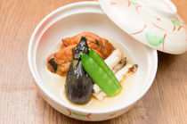 Kisetsuryori Dochiraika_Taste and feel the seasons of Japan in your mouth with the extravagant Nimono.