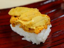 Sushi no Ma_Sea Urchin - The rich, sweet, and melting flavor offers a taste of the sea's bounty.