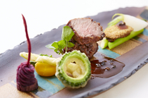 Verdemar_Ryukyu marche's meat dish - "Wagyu steak flambe with foie gras and warm vegetables"