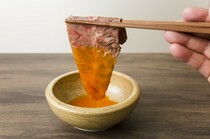 Yakiniku & Sake USHIGORO Kan Gotanda Branch_Kurashita Sukiyaki (hot pot stew) with eggs and small rice