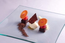 Recette_
                                            
                                    
                                        [Dessert] decorated with beautiful and splendid amezaiku (decoration with a sugar candy paste)