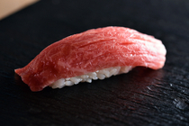 Sushidokoro Kihara_[Tuna from Tsugaru Channel] Fresh tunas are served from July to January.