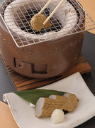 Ehime / Uwajima Ryori Kadoya Toranomon_[Charcoal-grilled Uwajima jakoten (fried fish cake)] where you can enjoy grilling it on a charcoal brazier