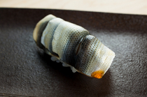 Takumi Shingo_A fish with a sophisticated taste and aroma, [shinko (very young gizzard shad)] is in season from late July to mid-August