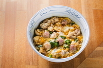 Asagaya Birdland_Shamo(game fowl) Oyakodon (rice bowl dish with chicken and eggs)  , made with luxurious Okukuji chicken broth.