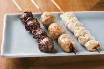 Asagaya Birdland_Sunagimo(Gizzards), "wasabi grilled chicken", and "tsukune(meatballs)" - bringing out the best flavors in Okukuji Chicken.