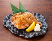 HIMONOYA Shibuya Tokyu Honten-mae Branch_Domestic boney chicken thigh dried overnight and cooked over charcoal