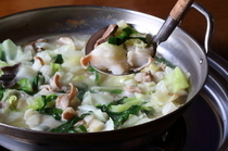 Motsukou_[Motsunabe (Innnards Hot Pot)] Innnards boiled in chicken stock like Mizutaki (for 1 person)