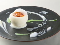 Lumiere_<Stuffed turnips> Crustacean and crab essence trapped in stuffed turnips and served with a two-tone turnip puree