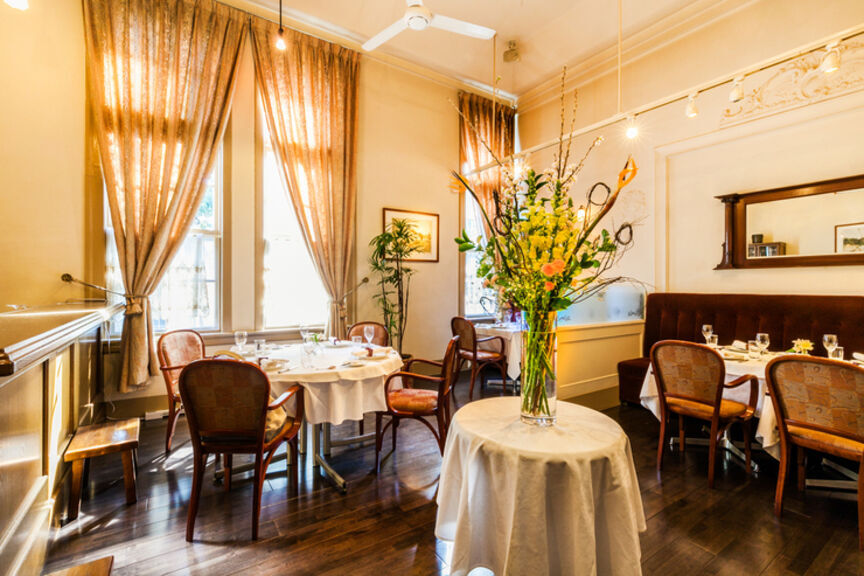 French Restaurant Bon Vivant_Inside view