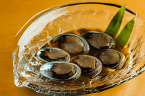 Sazanami_Cooked gently and carefully to seal in the flavor: "Simmered Abalone"