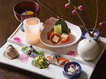 Ryoan Aritomi_Seasonal assorted appetizers, full of seasonal tastes with a wide variety of dishes