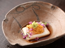Kaiseki Kappo Nagasaka_Sesame and shiso (perilla) have refreshing, inviting aromas in the sesame tofu "Sakizuke Goma tofu (sesami tofu)" (appetizer)