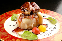 Sushi Somei_Take your time and enjoy the extravagant ingredients in this "wagyu (Japanese beef) and foie gras saute"