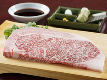 Gyu-sho Ogata_Synergy of original sauce and the savoriness of the meat, [Maezawa beef sirloin steak 200g]