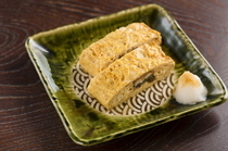 Hashimoto_[Umaki　(eel wrapped with Japanese-style rolled omelette)] Enjoy the combination of the rich, savory tastes of egg and Kabayaki (broiled eel in soy-based sauce)