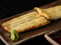 Unagi Komagata Maekawa Main Branch_[Eel Shirayaki (lightly broiled without any seasoning)] Fully enjoy the original taste of eel. Served with soy sauce mixed with Wasabi (Japanese horseradish).
