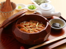 Unagi Jinta_[Ohitsumamushi (chopped broiled eel on rice)] Specialty of Nagoya with which you can enjoy 3 different ways of eating.