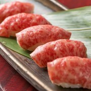 Niku Bar Amore Shinjuku_Sushi Topped with Lightly-Broiled A4 Rank Japanese Beef (4 pieces)