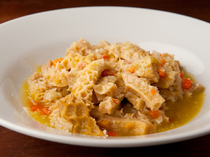 AURELIO_[Trippa Simmered with White Wine, Giuliana Style] Trippa is simmered with potherbs.