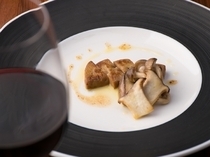 Shabu-Shabu Dining Hanakoji_[Sauteed Foie Gras Seasoned with Miso] using ingredients from France.
