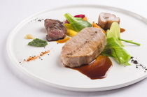 Le Ciel_[Pork with Ginger] A single plate with various cuts such as loin or cheek.