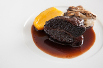 Restaurant Virbius_[Beef Bourguignon (domestic beef cheeks)] The concentrated, rich flavor of beef and red wine.