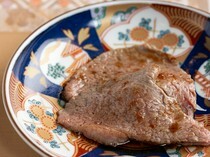 Kai Sya_Tomosankaku (Tri-Tip) - From the moment you put it in your mouth, it feels as if it melts smoothly on your tongue.