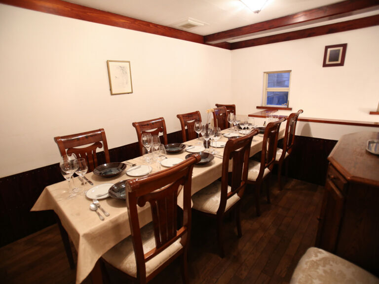 
  Restaurant Ringo-to-Wakaba_Inside view