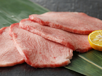 Sumibi Yakiniku KOMA GINZA_[Salted Tongue of Japanese Black Beef] with carefully-selected cuts. No.1 popular menu as a starter.  