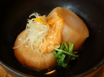 Wadan Mushintei_[Simmered Daikon Radish, Served with a Yuzu-Citrus Flavored Miso-Paste] Exquisite side dish where an abundance of broth is soaked into daikon radish!