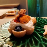 Jukusei-zushi Koshiro_Monaka - Koshiro's specialty, sushi made with  seasonal fruits and Uni (sea urchin)