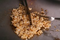 Teppanyaki VUE MER_[Garlic Rice] made with Yumepirika Rice from Hokkaido with an aroma that stimulates the appetite