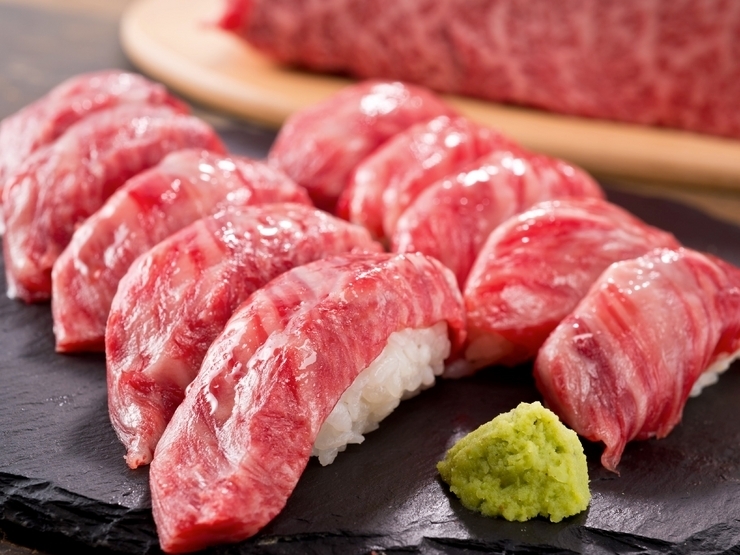 Sushi with Lightly-Seared Japanese Beef x Cheese Cuisine -Meat Bar MEAT YOSHIDA- Sakae branch image