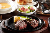 Steak &amp; Restaurant PAPOiYA