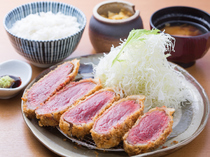 Agu Tonkatsu Coshon_[Jyukusei (Matured) Beef Cutlet] using voluminous rump. Simply enjoy with soy sauce mixed with wasabi.