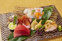 Magurobito Betsuan Nihonbashi Branch_Today's special Sashimi Assortment
