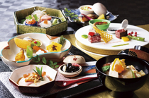 SKYTREE(R) VIEW RESTAURANT REN_[REN Kaiseki (banquet course)] Enjoy traditional seasonal Japanese dishes using high-quality ingredients.