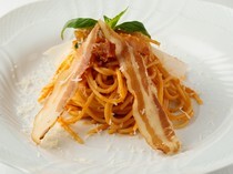 Sabatini di Firenze Tokyo Branch_Spaghetti Sabatini - Satabini's specialty with traditional tableside service. The dish will be made mixed with sauce right before one's eyes. 