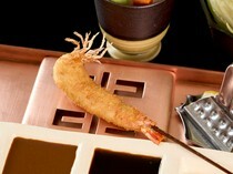 Kyougushi Rokuhara_Live Shrimp - Freshly arrived from the Toyosu market and very fresh.