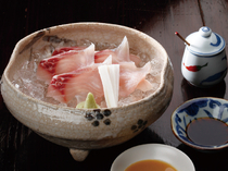 Ukai Toriyama_Completely odorless, with a delicate flavor. Enjoy the classy sweetness of [Saku Carp Sashimi]