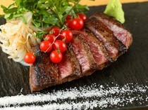 Niku Baru SHOUTAIAN Shibuya Branch_A5 rank Kuroge Wagyu Beef Lean Steak - Enjoy the taste of light fat and rich red meat.