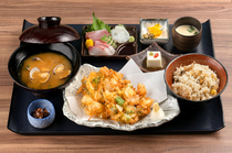 Sotoroku_[Asari Clam Tempra Set] Lavish set menu wiht full of asari clams.