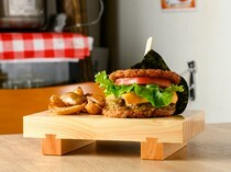 Craft Burger & Grill Jiro_Rice Burger - Pursued "Japaneseness." 