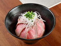 Sumibiyaki Tiger_[Roast Beef Bowl] Popular lunch menu.