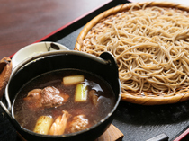Moshiri-Soba Nakamura_[Soba (buckwheat noodles) on a Sieve, Served with Duck Meat] Enjoy the savory duck to your heart's content.
