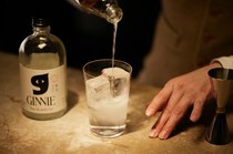 LOW-NON-BAR_Gin and Tonic - Produced by the flagship store of non-alcoholic gin, "GINNIE."