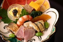 Miyakami_Seasonal Hassun - It is a gorgeous condensation of seasonal ingredients from spring, summer, fall, and winter.